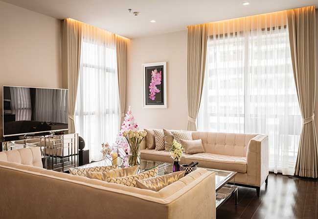 Vệ sinh rèm cửa đẹp cho phòng khách trong thời tiết xấu và khi có vết bẩn cứng đầu Vệ sinh rèm cửa đẹp cho phòng khách trong thời tiết xấu và khi có vết bẩn cứng đầu
