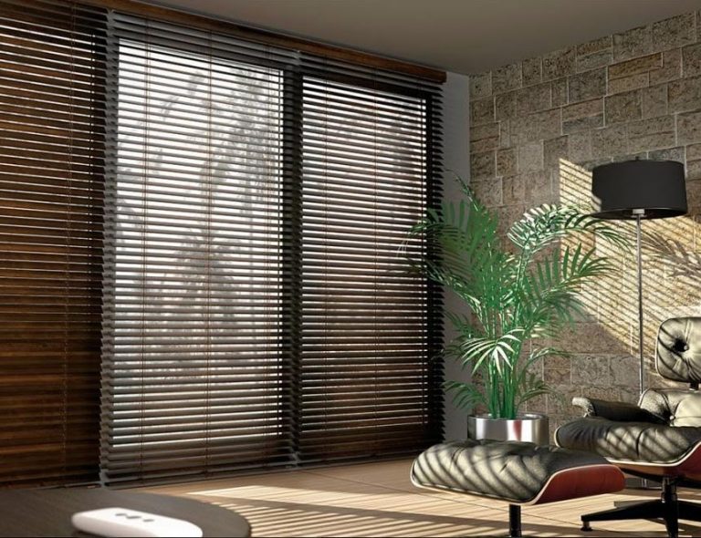 Chất liệu để làm được rèm cửa gỗ che nắng hiện nay chủ yếu là gỗ tự nhiên nên rất an toàn và thân thiện với môi trường và người sử dụng