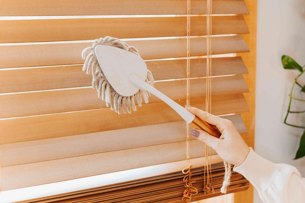 Không cần tháo rèm khi vệ sinh